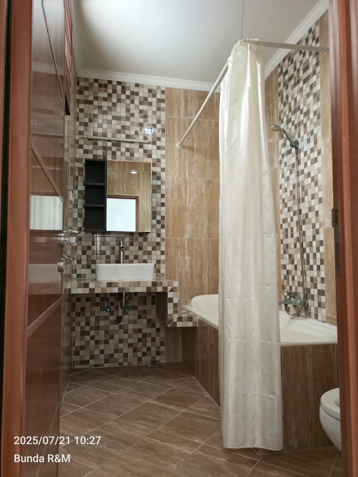 Rumah Disewakan di Cluster Meadow Green Lippo Cikarang